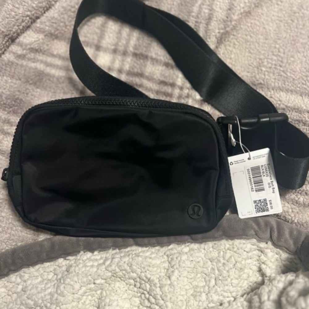 lululemon everywhere belt bag black extended strap